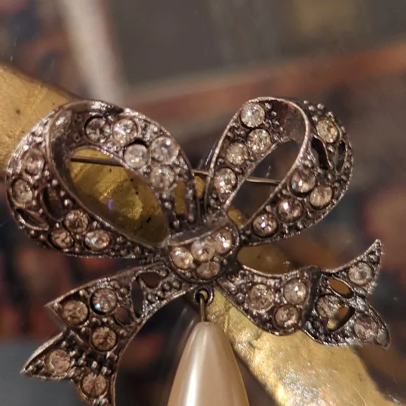 Metal Bow brooch - Picture 3 of 4
